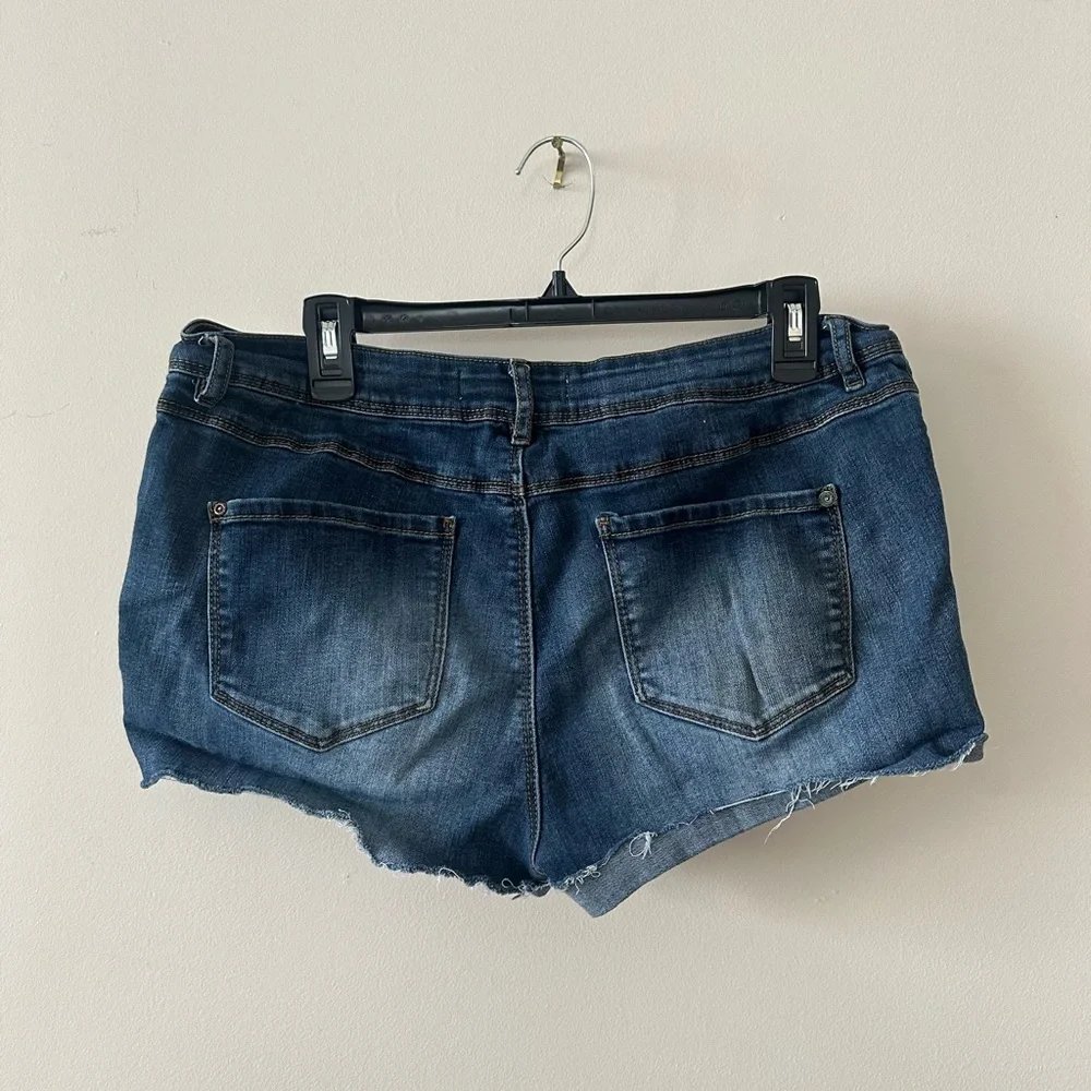 Women’s EST. 1946 Denim cut off Jean shorts 14 - Picture 3 of 3